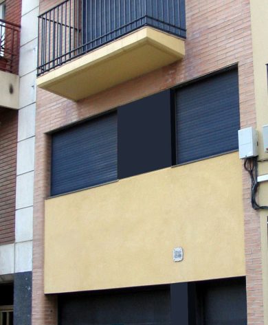 Viv unifamiliar entre mitgeres